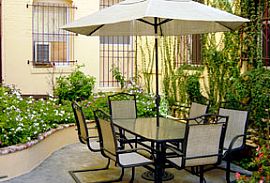 Delightful Studio Apartment with Great Move in Special!! in Los Angeles, CA (Photo 2 of 2)