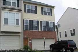 2 Car Garage End Unit Townhouse Near Fr Belvoir and Vre in Woodbridge, VA