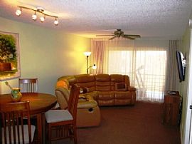 Great, Newly Remodeled 1 Bedroom Apt. 10 Min. From City Place in West Palm Beach, FL (Photo 2 of 7)