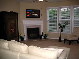 Luxury Lakefront Townhouse: 3bd/2.5bath/2 Car Garage in Kennesaw, GA (Photo 1 of 8)