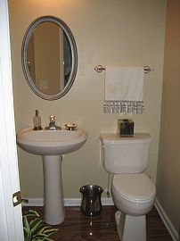 Luxury Lakefront Townhouse: 3bd/2.5bath/2 Car Garage in Kennesaw, GA (Photo 7 of 8)