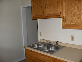 Fantastic 3 Bedroom Home Near Lasalle University in Philadelphia, PA (Photo 3 of 5)