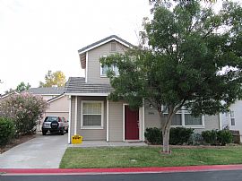 Beautiful 4 Bedroom Home in Gated Community (behind Kohls) in Sacramento, CA