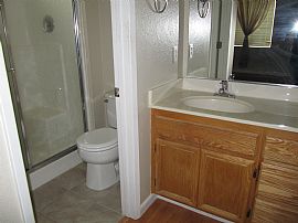 Beautiful 4 Bedroom Home in Gated Community (behind Kohls) in Sacramento, CA (Photo 11 of 12)