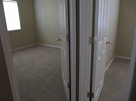 Beautiful 4 Bedroom Home in Gated Community (behind Kohls) in Sacramento, CA (Photo 8 of 12)