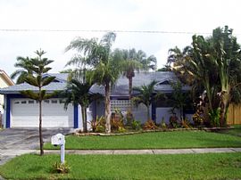 Luxury 3 Bed 2 Bath 2 Car Garage Bike to Beach in Dania Beach, FL