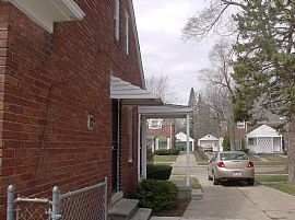 Beautiful Duplex in Detroit, MI (Photo 2 of 7)