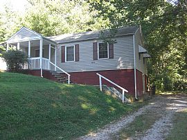 Charming 3bd W/heatpump-Central A/c in Winston Salem, NC (Photo 2 of 2)