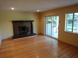 Handsome 3 Bedroom Home - Walk to Cherry Creek State Park in Aurora, CO (Photo 7 of 8)