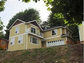 Huge 4 Bedroom Home with Great View  in Kent, WA