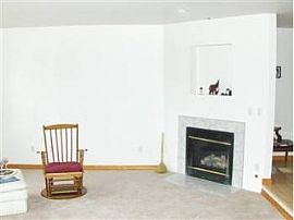 Huge 4 Bedroom Home with Great View  in Kent, WA (Photo 5 of 9)