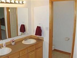 Huge 4 Bedroom Home with Great View  in Kent, WA (Photo 7 of 9)