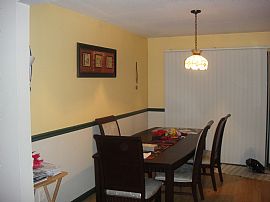 Beautiful 3 Bedroom Townhouse Near Whitemarsh  in Nottingham, MD (Photo 2 of 8)