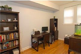 Gorgeous, Spacious 2 Bedroom Condo with Den in Chicago, IL (Photo 7 of 7)