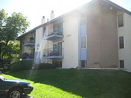 Quiet, Green 2 Bedroom Condo with  Great Landlords!! in Westminster, CO (Photo 4 of 11)