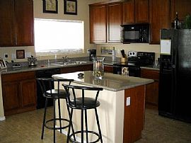 Beautiful 3 Bedroom Home in New Neighborhood in Phoenix, AZ (Photo 2 of 10)