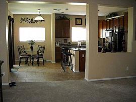 Beautiful 3 Bedroom Home in New Neighborhood in Phoenix, AZ (Photo 4 of 10)