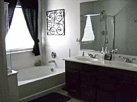 Beautiful 3 Bedroom Home in New Neighborhood in Phoenix, AZ (Photo 7 of 10)