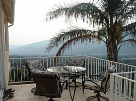 Prestigious 4 Bedroom Home with High-Pitched Ceilings in La Crescenta, CA (Photo 5 of 12)