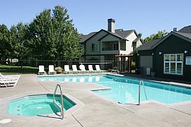 1 Bedroom 1 Bath with Garage Available Now! in Eugene, OR (Photo 3 of 12)