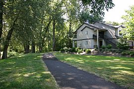 1 Bedroom 1 Bath with Garage Available Now! in Eugene, OR (Photo 4 of 12)