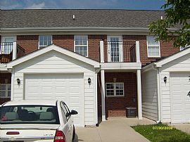 Luxury 3 Bedroom Townhouse - Near I-65 in Shepherdsville, KY