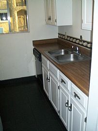 Nice 1 Bedroom Townhouse Available with Free A/C and Heat in Phoenix, AZ (Photo 3 of 4)