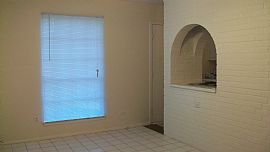 Spacious 2-Story Duplex Near Uta in Arlington, TX (Photo 5 of 9)