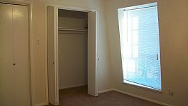 Spacious 2-Story Duplex Near Uta in Arlington, TX (Photo 6 of 9)