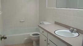 Spacious 2-Story Duplex Near Uta in Arlington, TX (Photo 8 of 9)