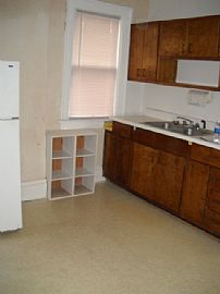 Lovely 1 Bedroom Duplex Home - Walk to Downtown Decatur! in Decatur, GA (Photo 2 of 4)