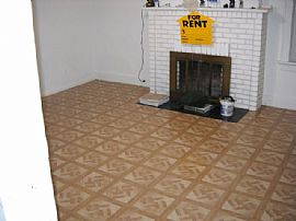 Lovely 1 Bedroom Duplex Home - Walk to Downtown Decatur! in Decatur, GA (Photo 3 of 4)