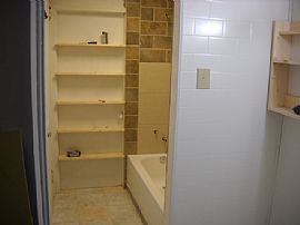 Lovely 1 Bedroom Duplex Home - Walk to Downtown Decatur! in Decatur, GA (Photo 4 of 4)