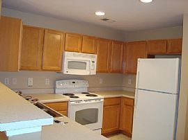 Large 1 Bedroom Condo with All Utilities Included in Wilmington, NC (Photo 5 of 9)