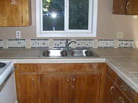 2br/1 Bath Townhoe in Vancouver, WA (Photo 1 of 7)