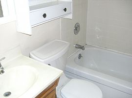 2br/1 Bath Townhoe in Vancouver, WA (Photo 3 of 7)