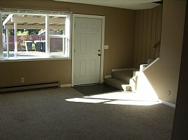 2br/1 Bath Townhoe in Vancouver, WA (Photo 4 of 7)