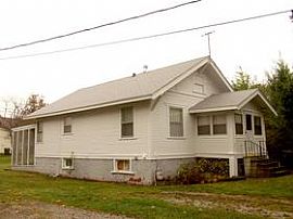 Charming 3 Bedroom Bungalow For Rent in Des Moines, IA