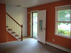 Newer 3 Bedroom Home with Fireplace and Large Master Bedroom in Manchester, CT (Photo 2 of 4)