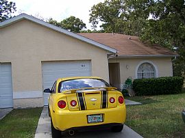 Beautiful, Clean 2 Bedroom Duplex Apartment with Yard and Garage in Spring Hill, FL