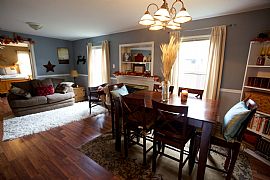 Beautiful, Bright, 4 Bedroom Home - Perfect for Entertaining! in Monroe, WA (Photo 4 of 5)