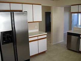 Beautiful 3 Bedroom Single Family Home in Waterford Lakes in Orlando, FL (Photo 3 of 4)