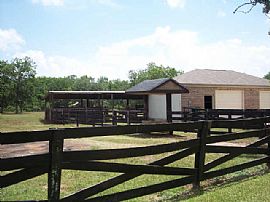 4 Br 2.5 Ba Scenic 10acre Pool Free Water Sewer  Www.Truths.Org in Rosharon, TX (Photo 6 of 12)