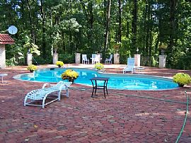 Wonderful 4 Bedroom in Prestigious Riverside Location in Sandy Springs, GA (Photo 12 of 12)