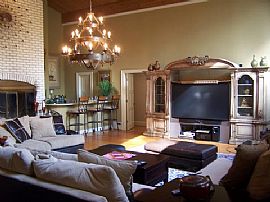 Wonderful 4 Bedroom in Prestigious Riverside Location in Sandy Springs, GA (Photo 2 of 12)