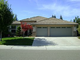 Fabulous 3 Bedroom Home with Garden - Free 1/2 Month!  in Sacramento, CA