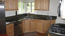 Affordable Beautiful 3 Bedroom Single Family Home in Saint Louis, MO (Photo 3 of 4)