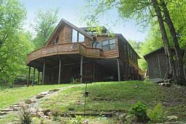 Ideal 4 Bedroom Home at Parkway Creek Lodge in Maggie Valley, NC