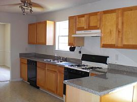 Beautiful 2800+ Sq Ft 4/5 Bdrm Home For Lease/purchase in Stone Mountain, GA (Photo 4 of 12)