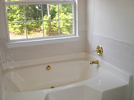 Beautiful 2800+ Sq Ft 4/5 Bdrm Home For Lease/purchase in Stone Mountain, GA (Photo 6 of 12)